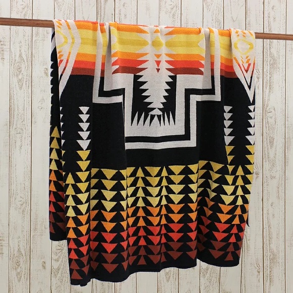 Pendleton HARDING Wool Knit Blanket Throw 50" x 60" Navy Aztec - Picture 2 of 8